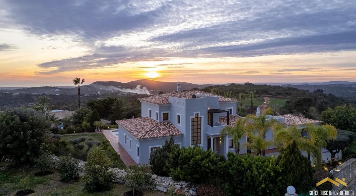 Picture of Villa For Sale in Santa Barbara De Nexe, Faro, Portugal