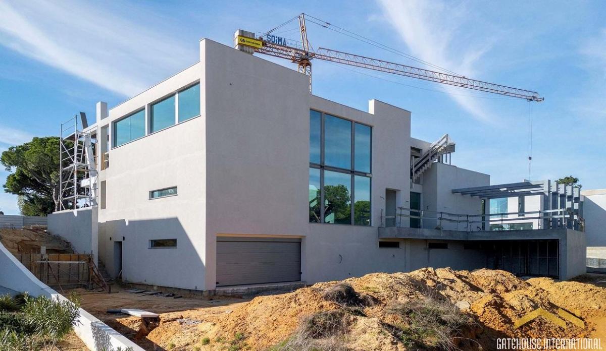 Picture of Villa For Sale in Vilamoura, Algarve, Portugal