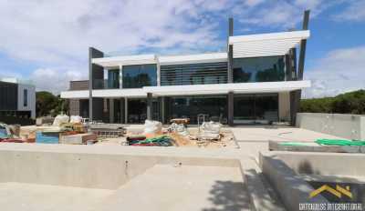 Villa For Sale in Vilamoura, Portugal