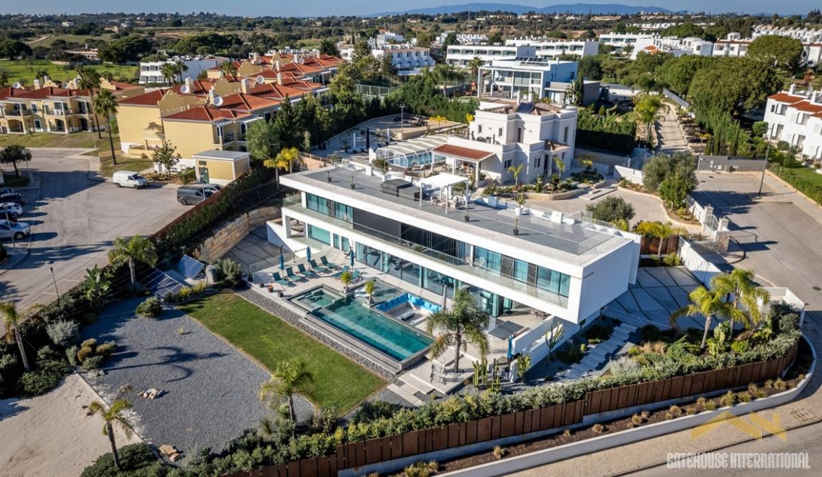 Picture of Villa For Sale in Porches, Algarve, Portugal