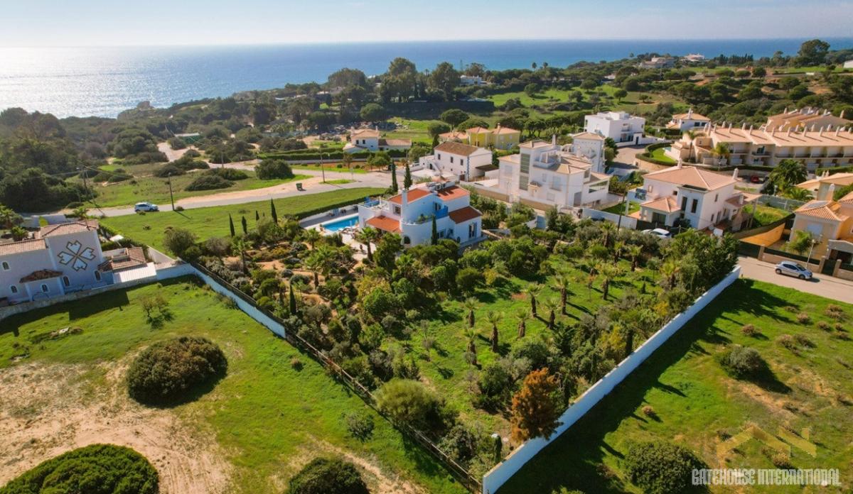 Picture of Villa For Sale in Albufeira, Algarve, Portugal