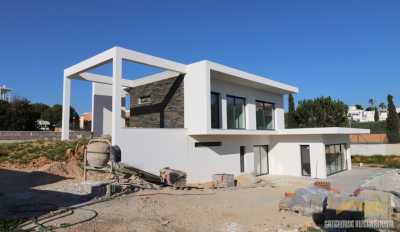 Villa For Sale in Carvoeiro, Portugal