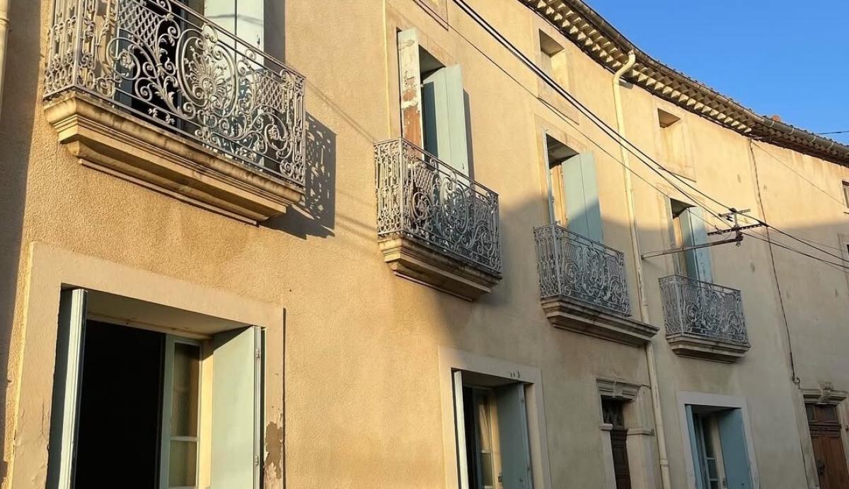 Picture of Home For Sale in Autignac, Languedoc Roussillon, France