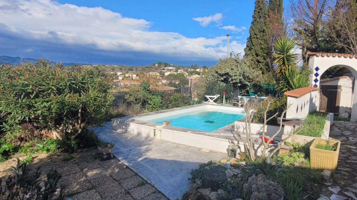 Picture of Home For Sale in Autignac, Languedoc Roussillon, France