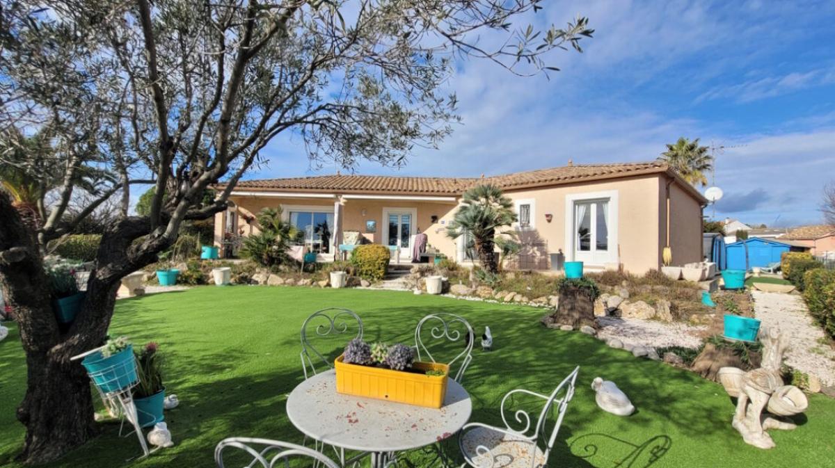 Picture of Home For Sale in Autignac, Languedoc Roussillon, France
