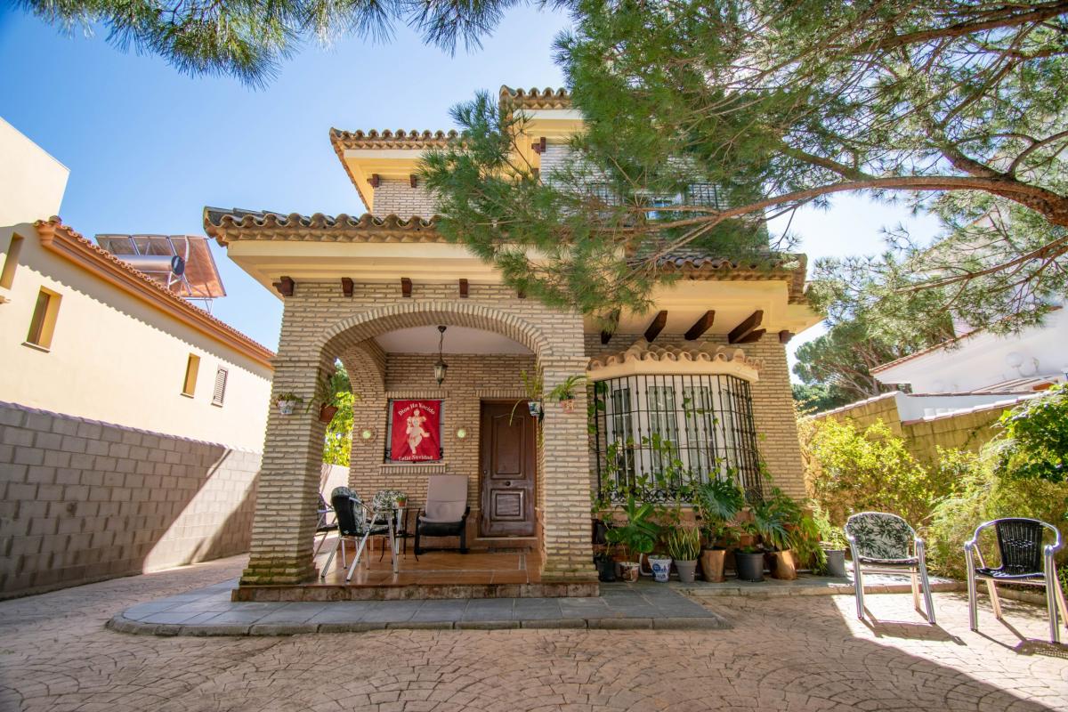 Picture of Villa For Sale in Chiclana, Cadiz, Spain