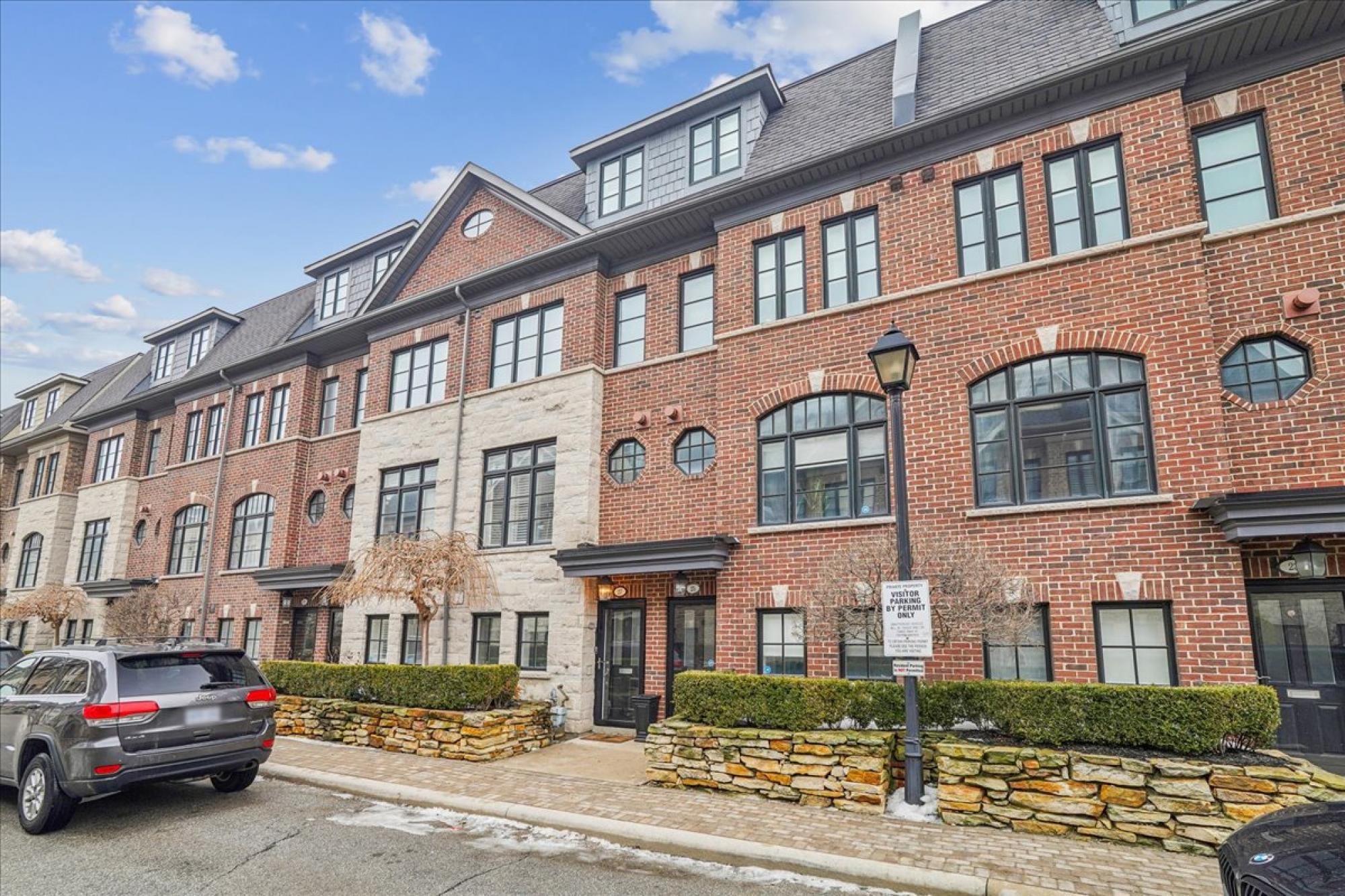 Picture of Home For Sale in Toronto, Ontario, Canada