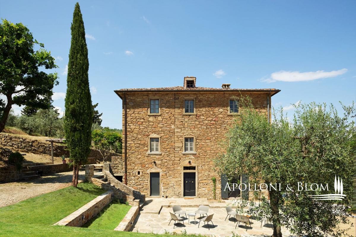 Picture of Villa For Sale in Civitella In Val Di Chiana, Tuscany, Italy
