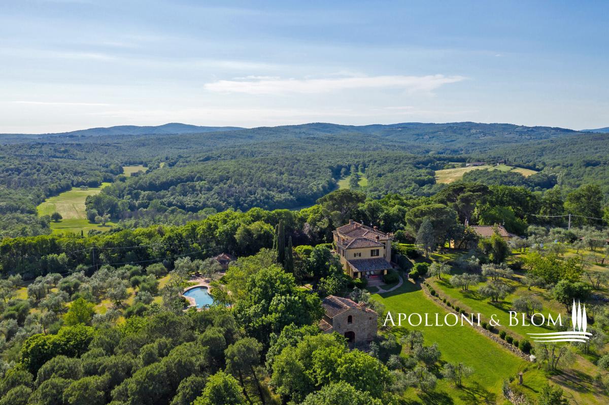 Picture of Villa For Sale in Lucignano, Tuscany, Italy