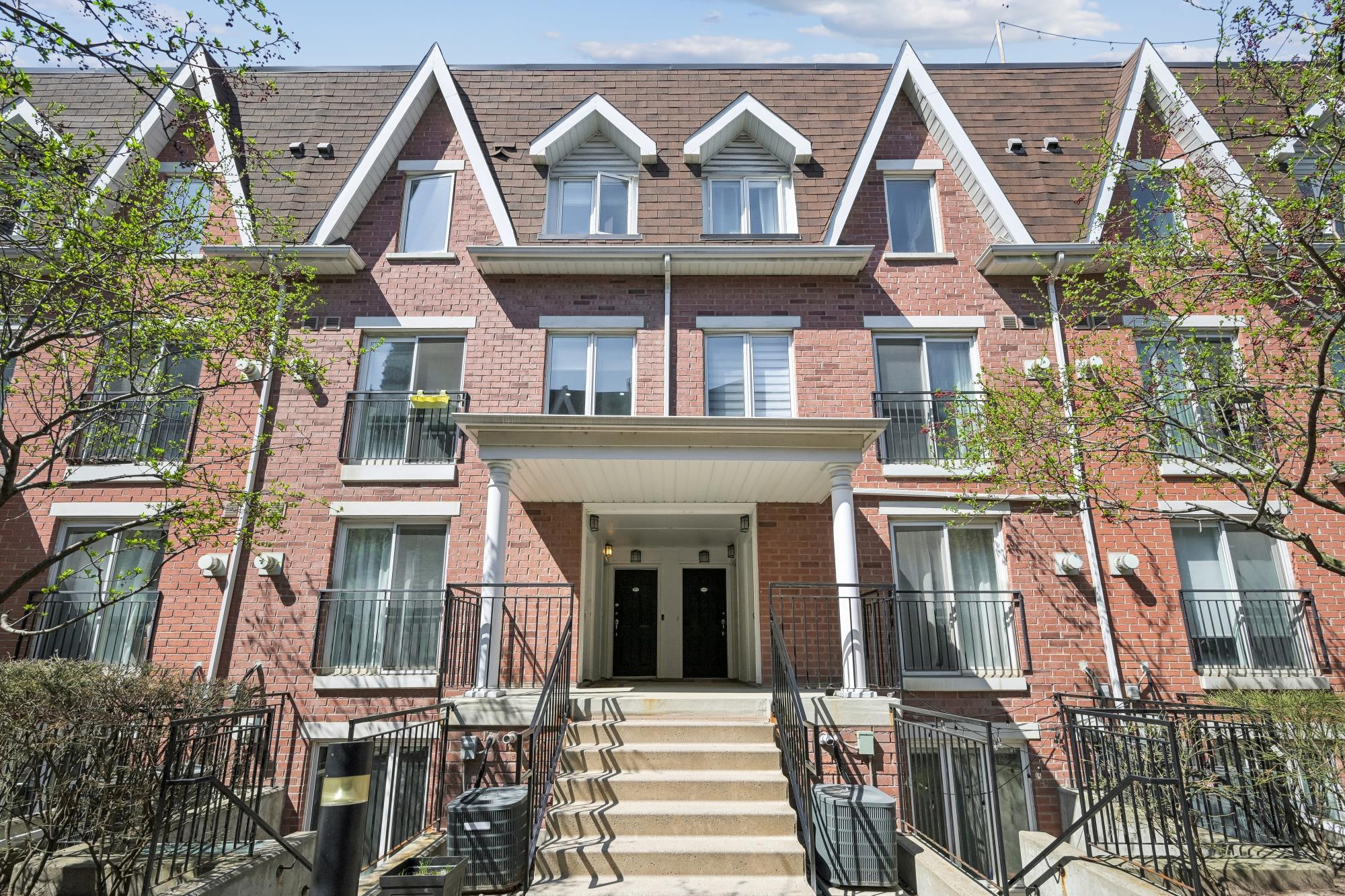 Picture of Townhome For Sale in Toronto, Ontario, Canada