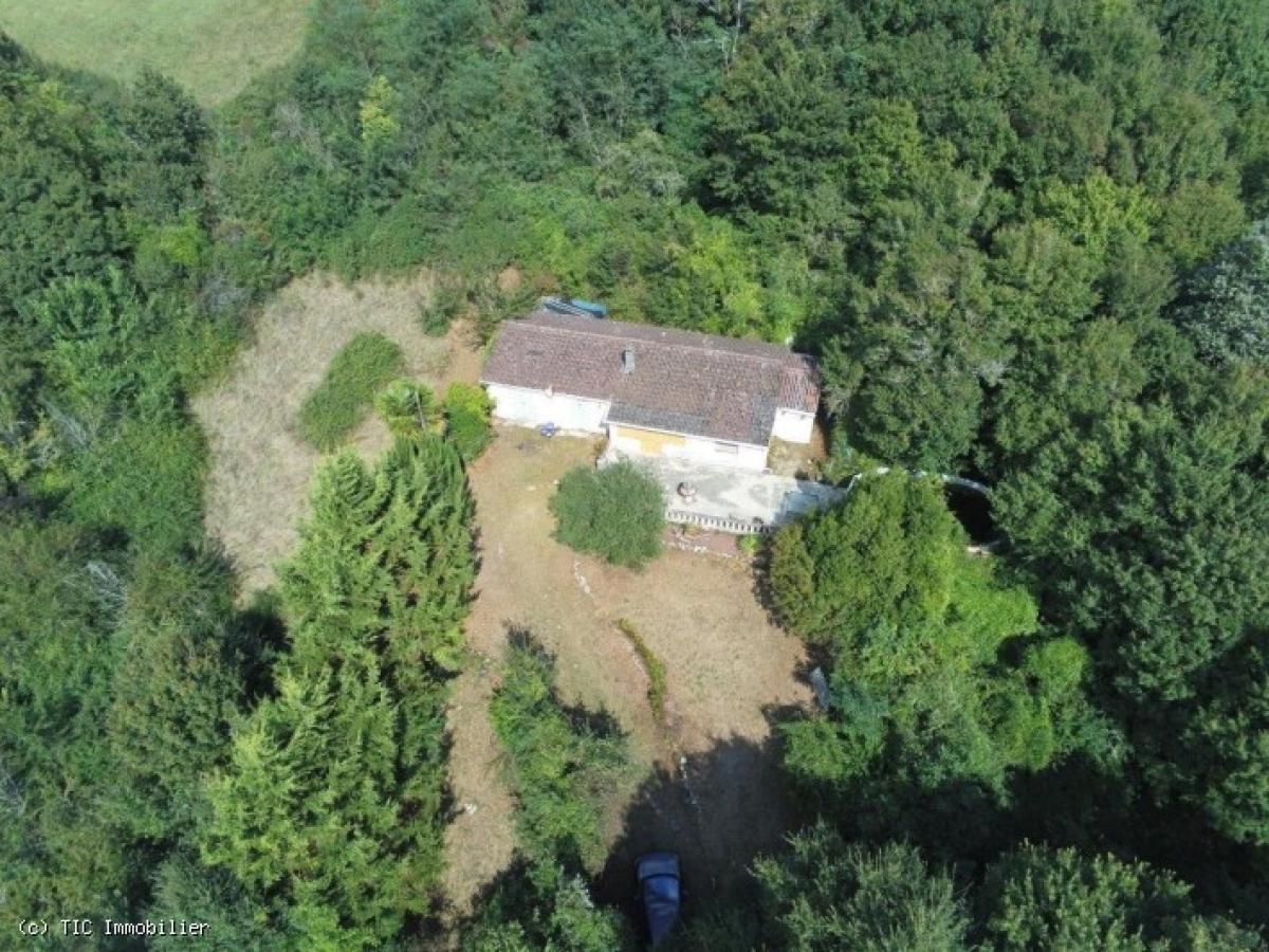 Picture of Home For Sale in Nanteuil En Vallee, Poitou Charentes, France