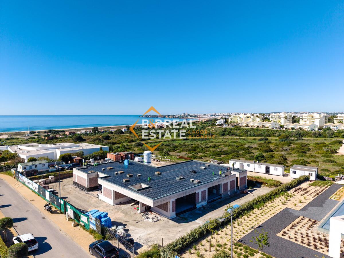 Picture of Villa For Sale in Meia Praia, Algarve, Portugal