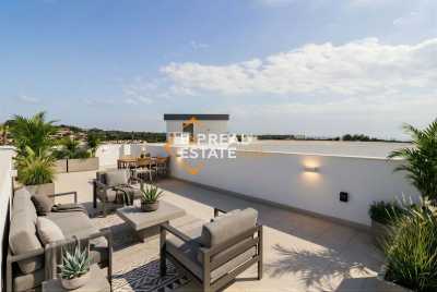Apartment For Sale in Meia Praia, Portugal