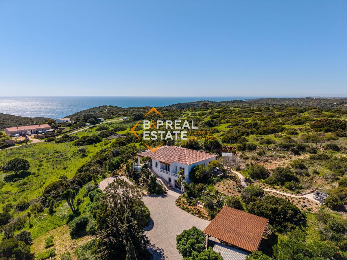 Picture of Villa For Sale in Salema, Algarve, Portugal
