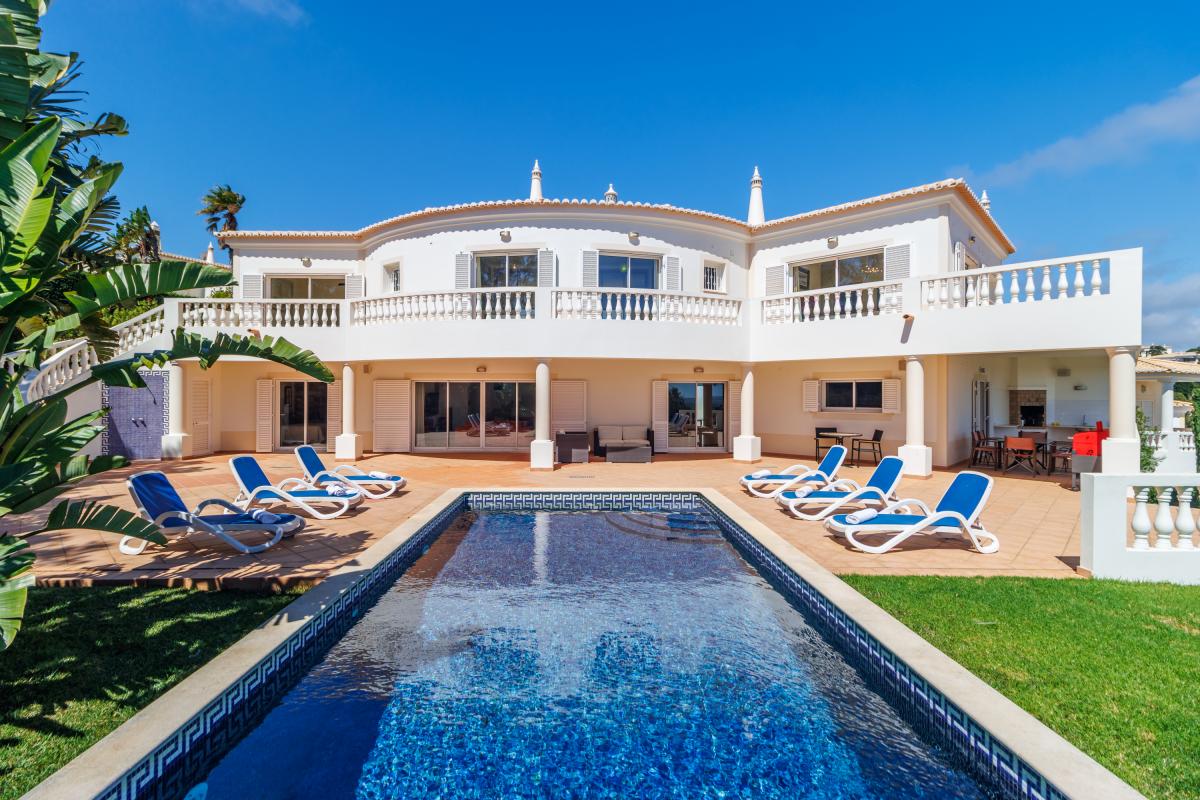 Picture of Villa For Sale in Budens, Faro, Portugal