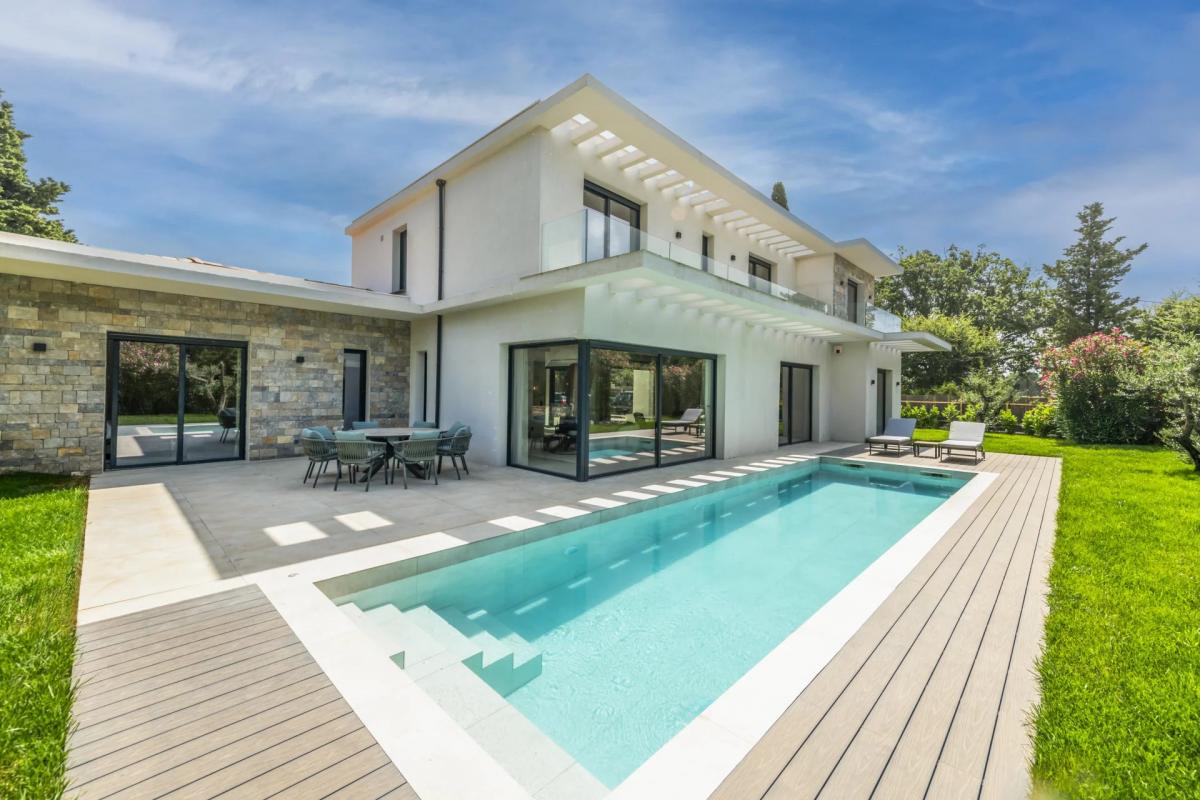 Picture of Villa For Sale in Mougins, Cote d'Azur, France
