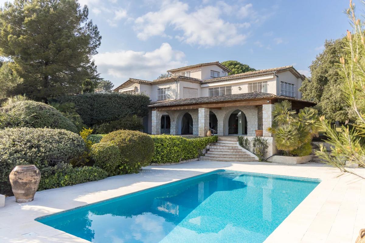 Picture of Villa For Sale in Saint Paul de Vence, Cote d'Azur, France