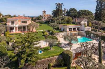 Villa For Sale in Antibes, France