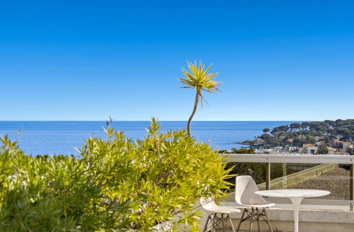 Picture of Apartment For Sale in Antibes, Cote d'Azur, France