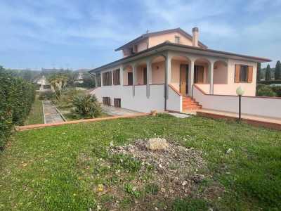 Villa For Sale in San Vincenzo, Italy