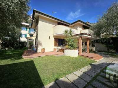 Villa For Sale in Massa, Italy