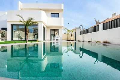 Villa For Sale in Roldan, Spain