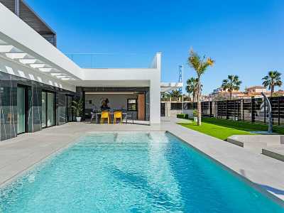 Villa For Sale in