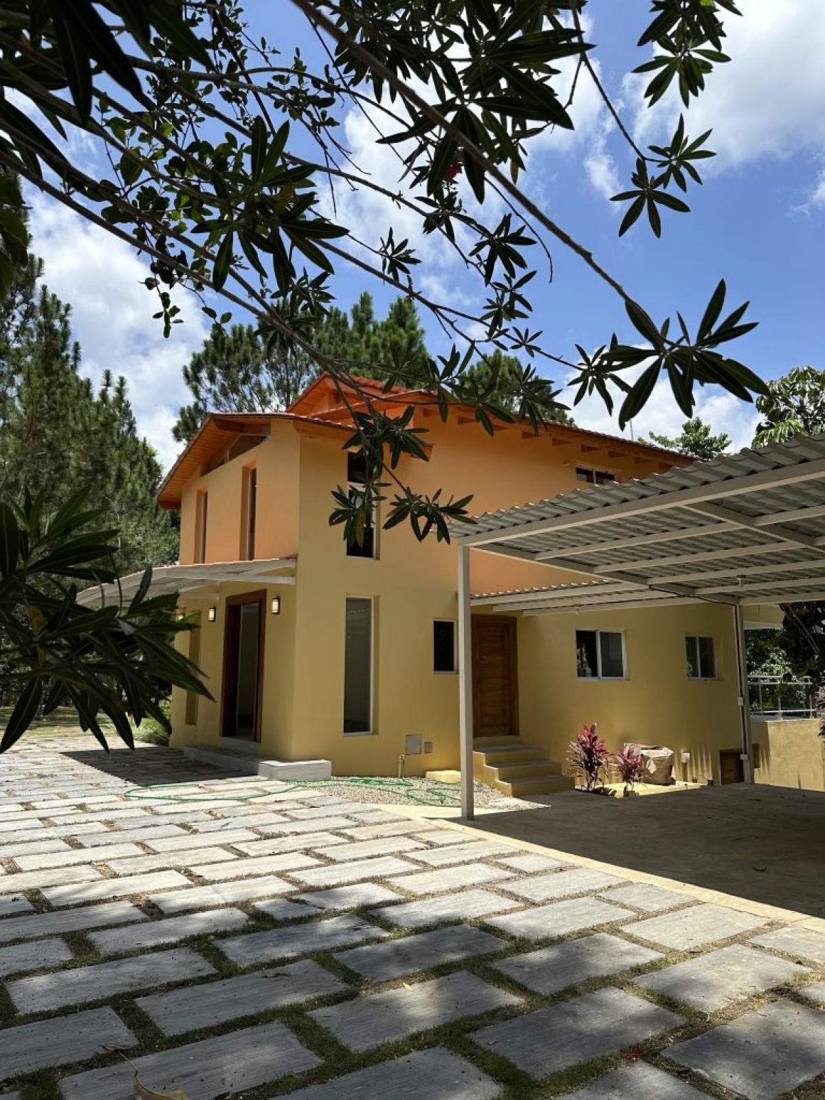 Picture of Home For Sale in Jarabacoa, La Vega, Dominican Republic