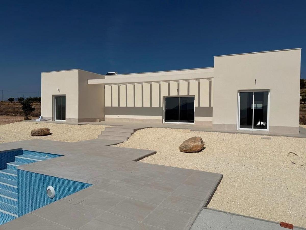 Picture of Villa For Sale in Pinoso, Alicante, Spain