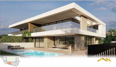 Villa For Sale in Loule, Portugal