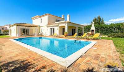 Villa For Sale in Carvoeiro, Portugal