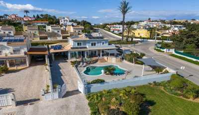 Villa For Sale in Luz, Portugal
