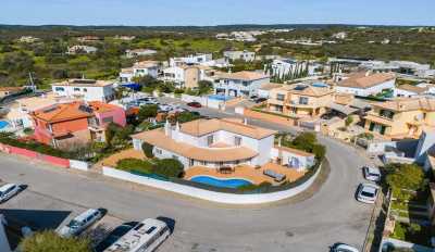 Villa For Sale in Luz, Portugal