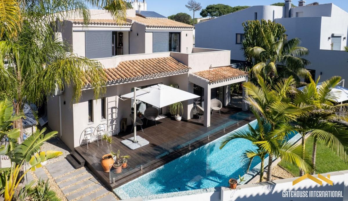 Picture of Villa For Sale in Vilamoura, Algarve, Portugal