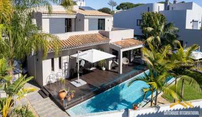 Villa For Sale in Vilamoura, Portugal