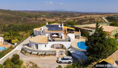 Villa For Sale in Budens, Portugal