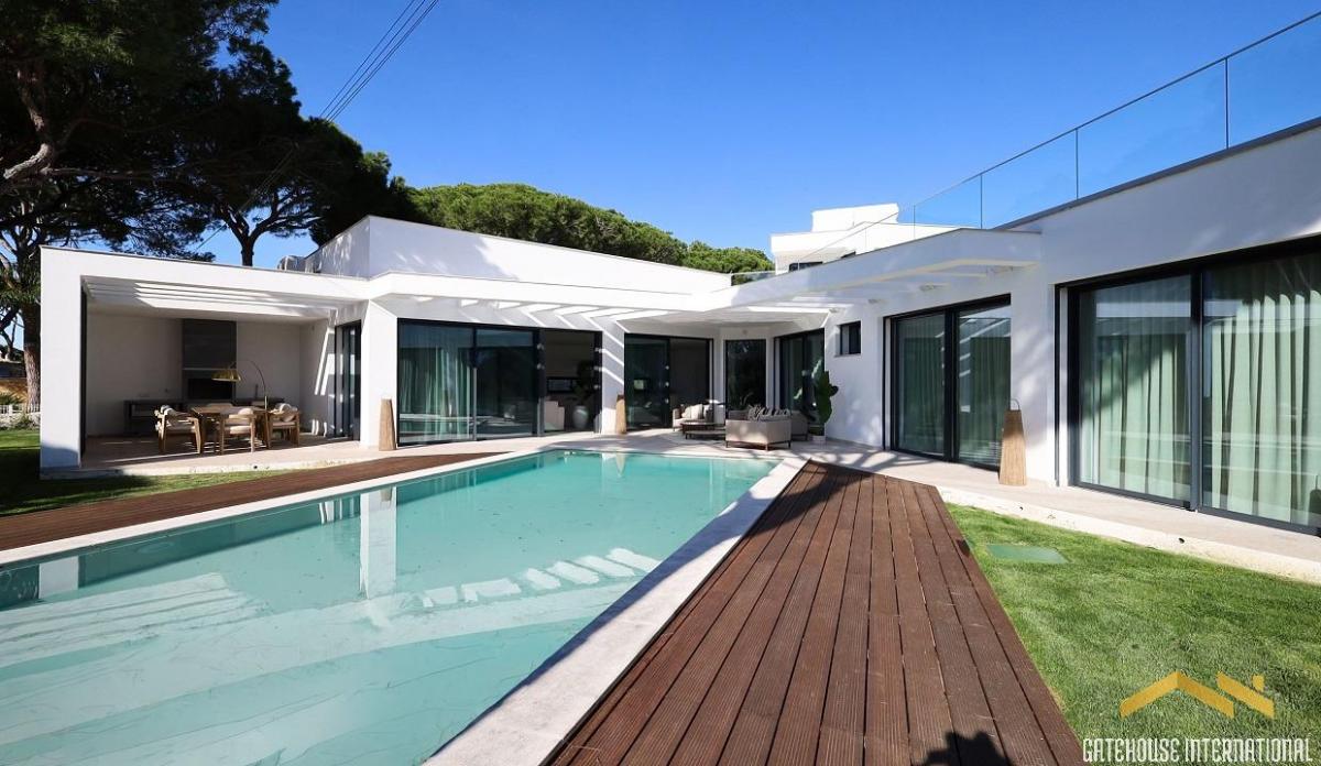 Picture of Villa For Sale in Vilamoura, Algarve, Portugal