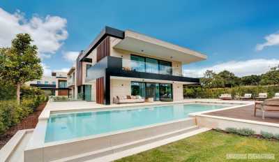 Villa For Sale in Almancil, Portugal