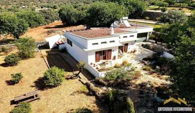 Villa For Sale in Loule, Portugal