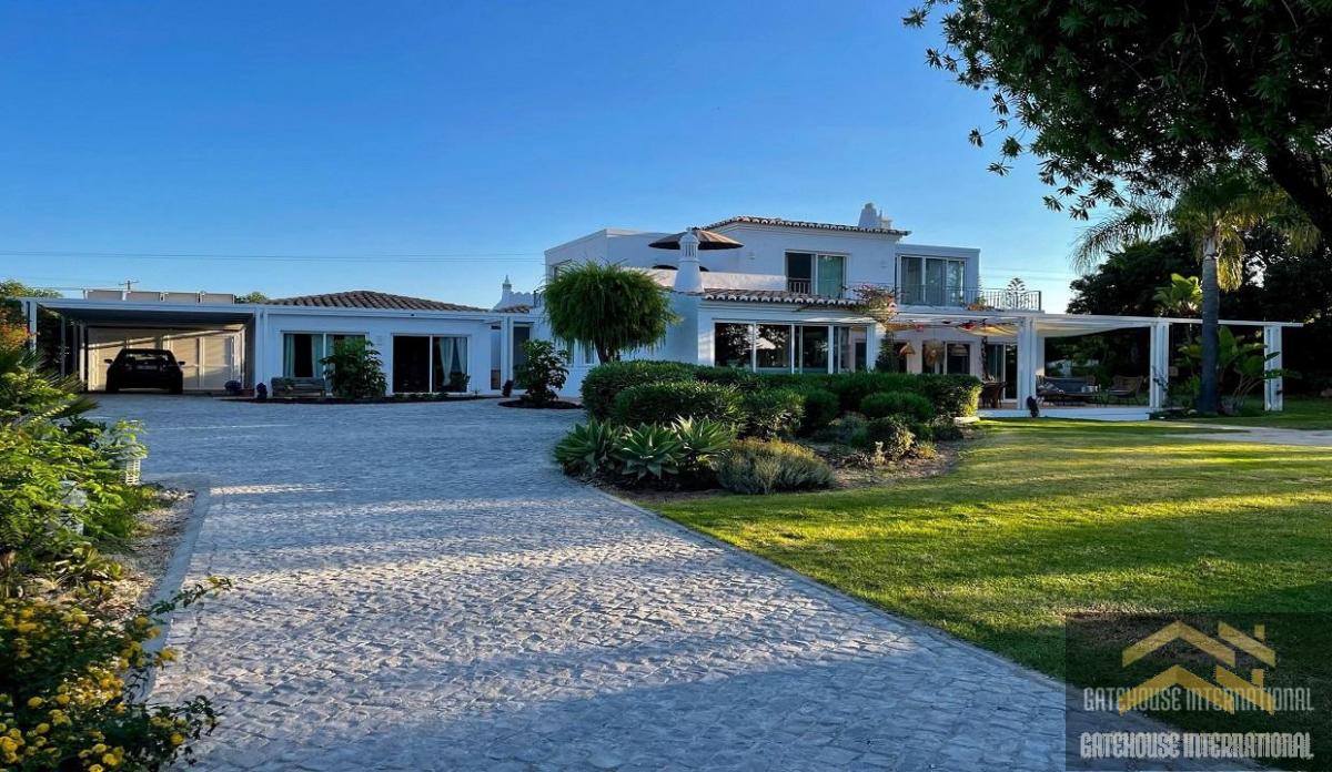 Picture of Villa For Sale in Lagoa, Algarve, Portugal