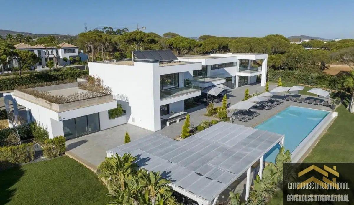 Picture of Villa For Sale in Vilamoura, Algarve, Portugal