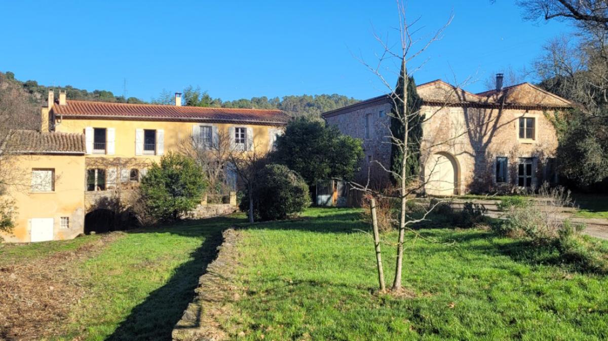 Picture of Commercial Building For Sale in Beziers, Languedoc Roussillon, France