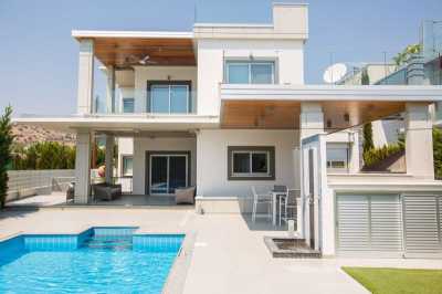 Villa For Sale in