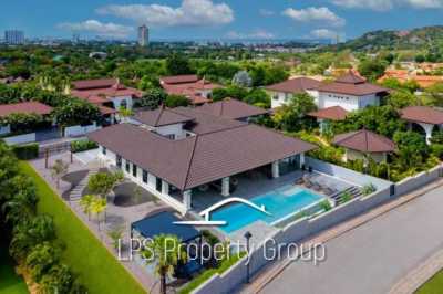 Villa For Sale in 