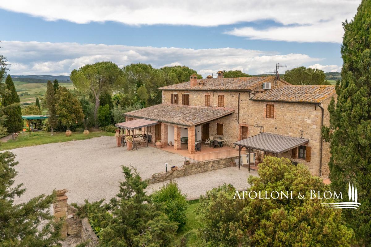Picture of Villa For Sale in San Quirico D'Orcia, Tuscany, Italy