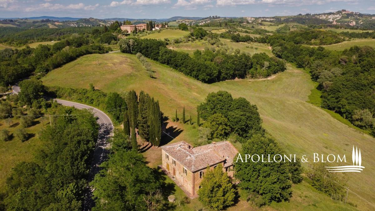 Picture of Home For Sale in Asciano, Tuscany, Italy