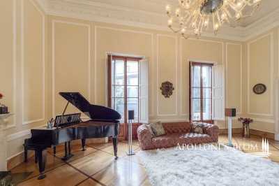 Apartment For Sale in Firenze, Italy