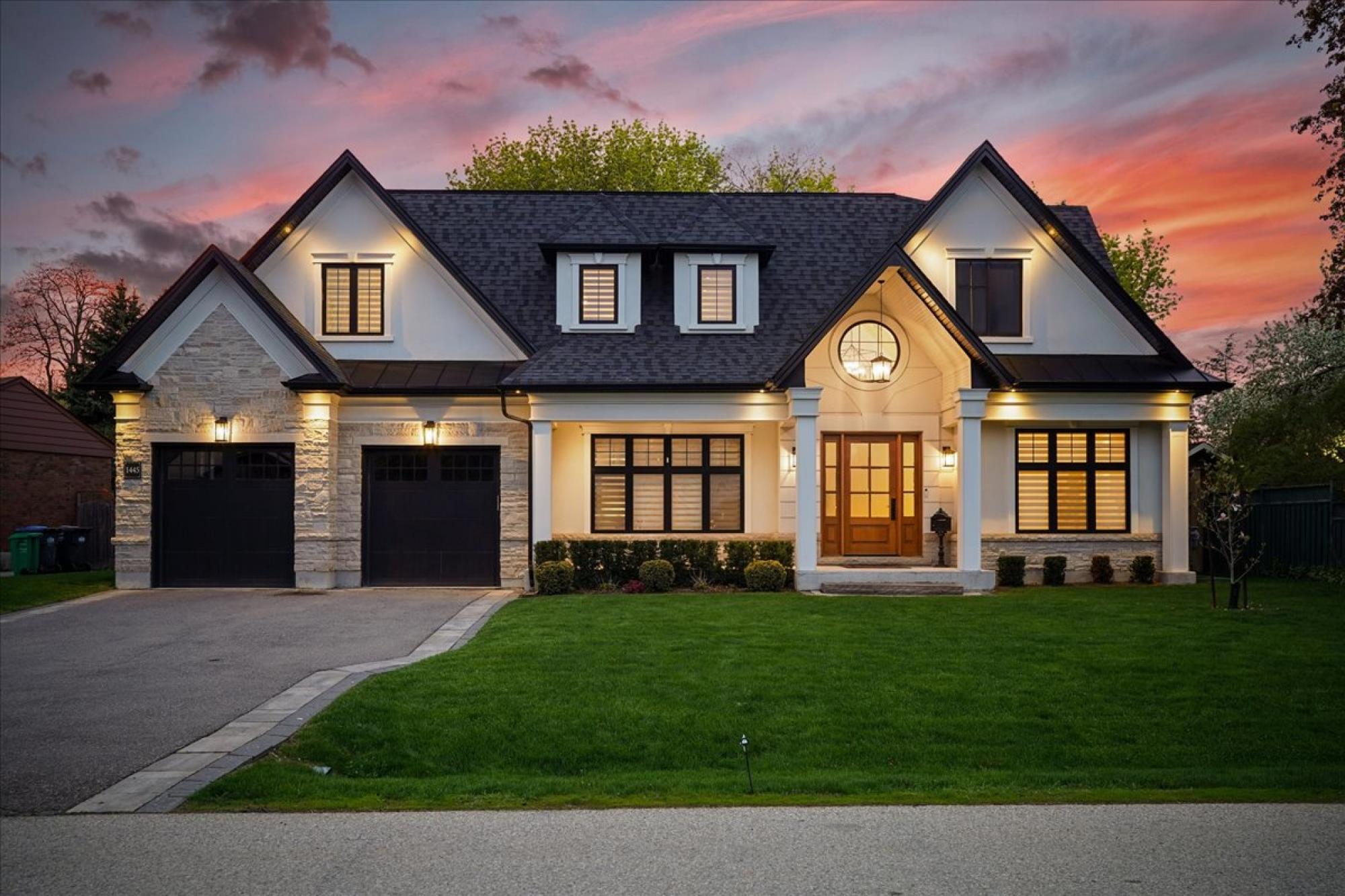 Home For Sale in Mississauga, Ontario, Canada