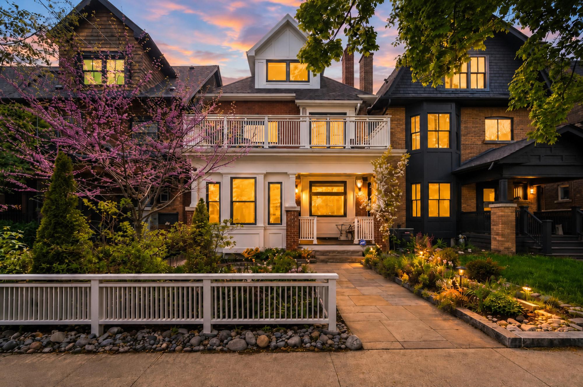 Picture of Home For Sale in Toronto, Ontario, Canada