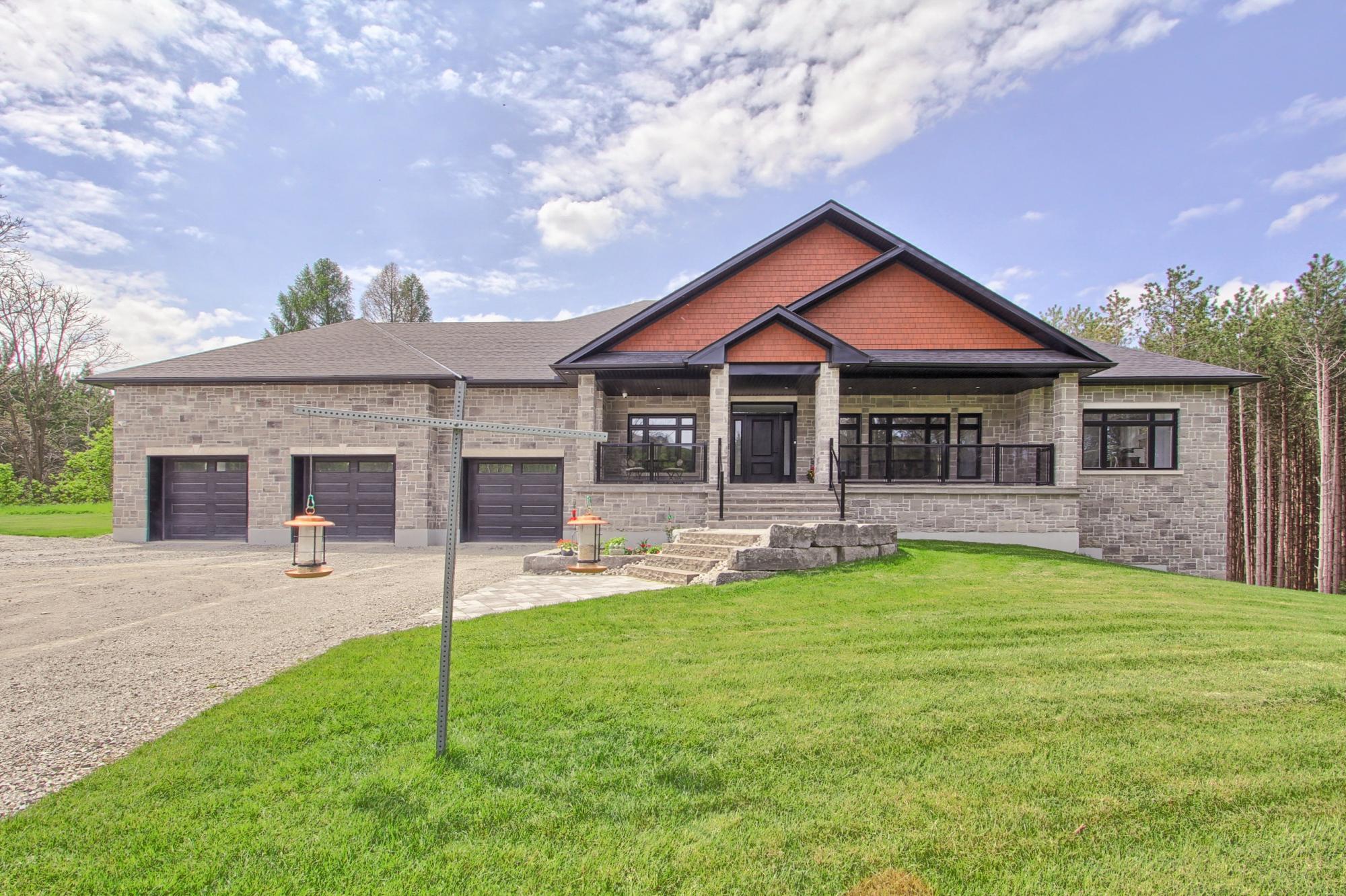 Picture of Home For Sale in Innisfil, Ontario, Canada